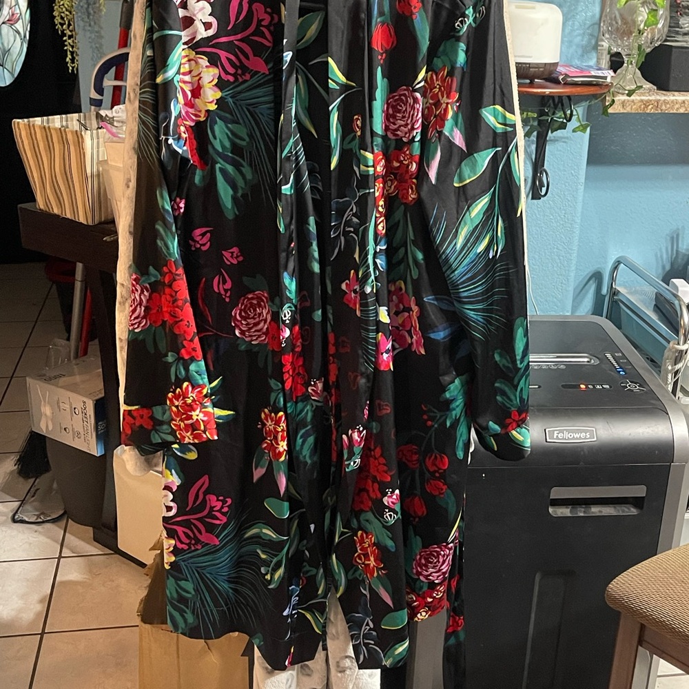 adidas Floral Black Robe - Picture 3 of 8